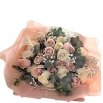 Ramo de 24 rosas importadas en rosadas y blancas